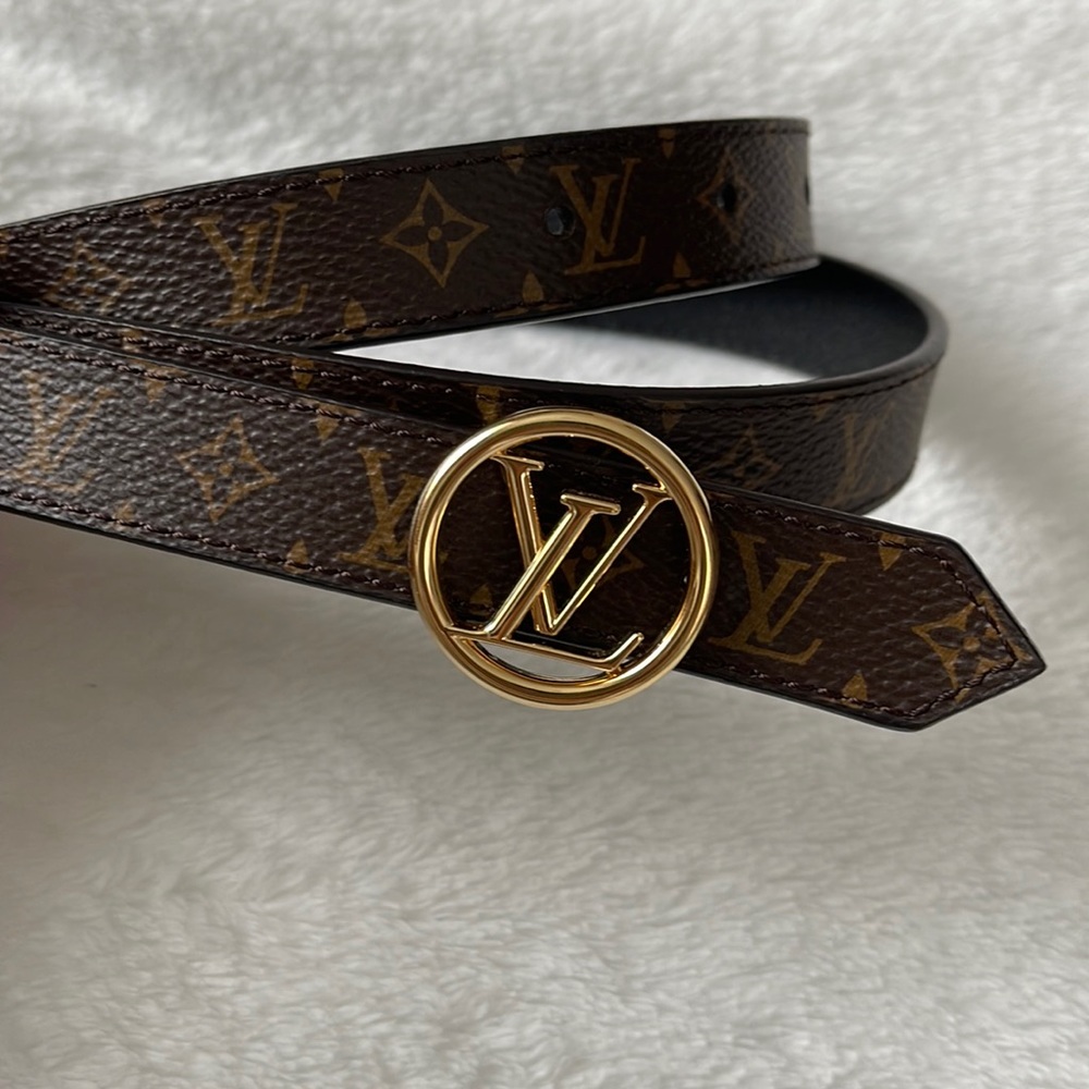 Louis Vuitton 30 MM Reversible Belt. Size 75 CM. Authentic.